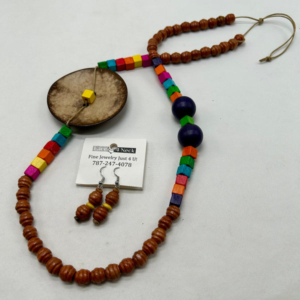"Coloreé" colorful wood necklaces