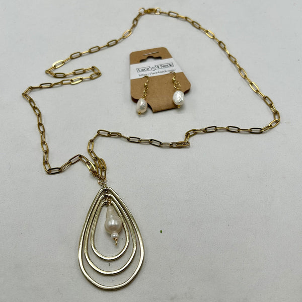 "Concentric", SS & FW pearls
