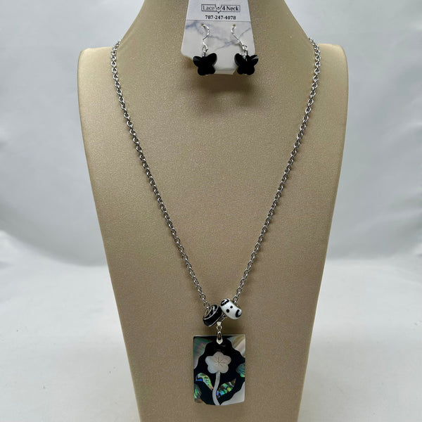 “Dop”, Abalone Shell & Glass necklace