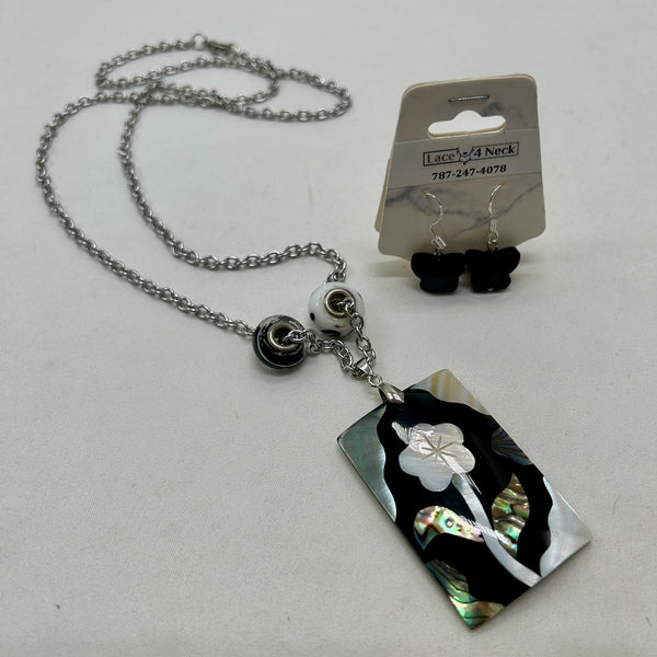 “Dop”, Abalone Shell & Glass necklace