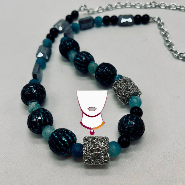 “Tinta Azul”, Cracked Agate & Indonesian Clay necklace