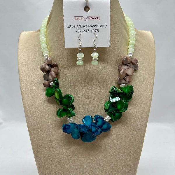 "Yoruba", Mixed coral beads