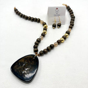 Monolith (Lace4Neck) necklace