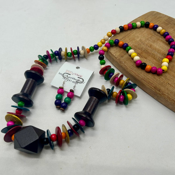 “Carrete”, Mixed Colored Woods necklace