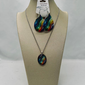 “Dreamy”, Glass and Wood chain