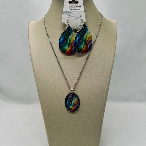 “Dreamy”, Glass and Wood chain