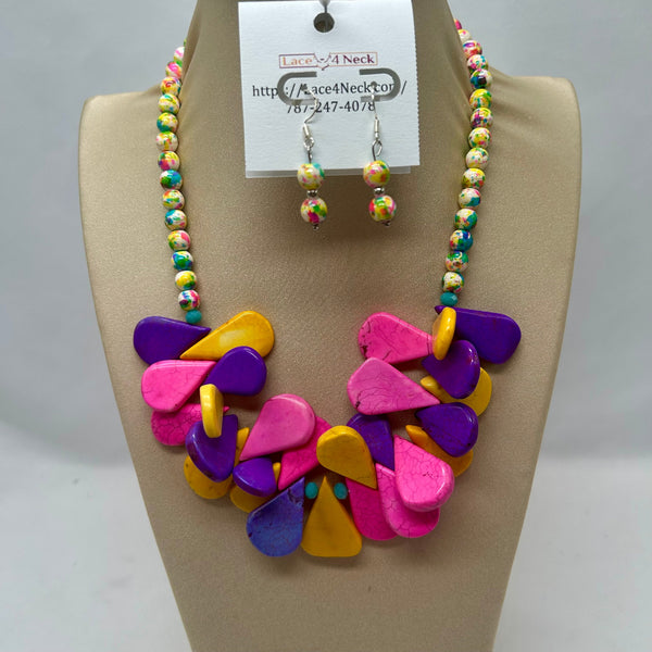 “Floresta”, Korean Glass & Magnesite necklace
