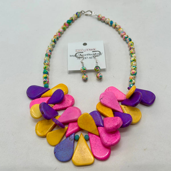“Floresta”, Korean Glass & Magnesite necklace