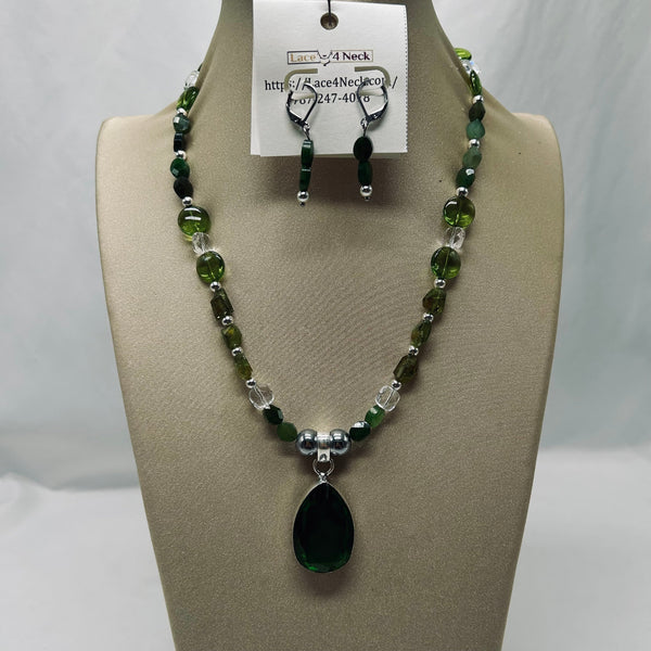 “Gema de Sol,” Hematite, Jade, and Peridot necklace