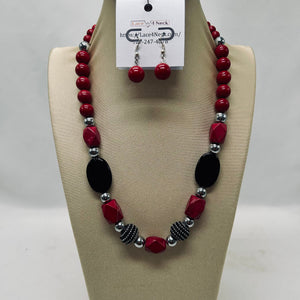 “Gothic” Hematite & Howlite necklace