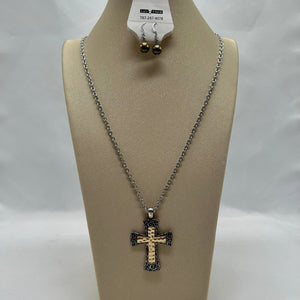 Hammered Cross (Lace4Neck)