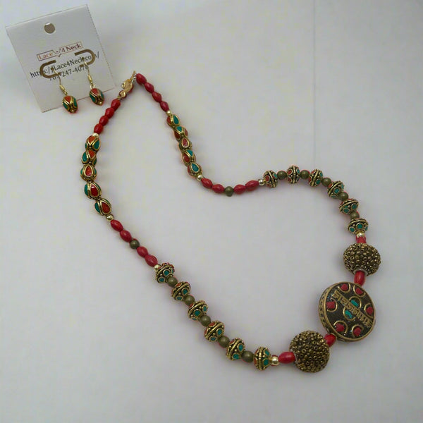 “Indonesia”, Howlite, Tibetan & Indonesian Clay necklace