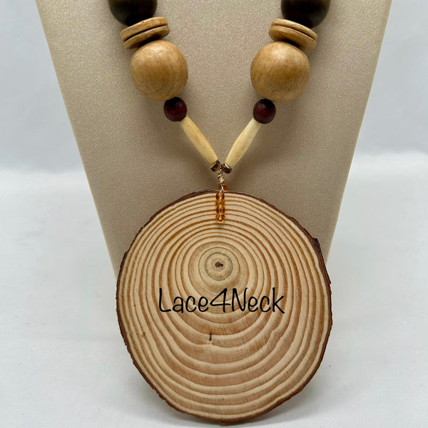 "Inel", wood & coconut shell beads
