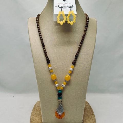 “Khaki”, Acrylic & Wood necklace