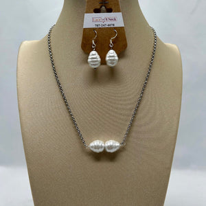 “Mollusk”, Mother of Pearl Chain Set