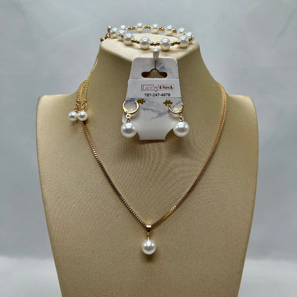 “Mutiara,” Pearl Chain Set