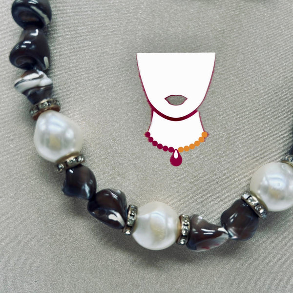 “Ouro Branco,” Glass Pearls & Seashells necklace