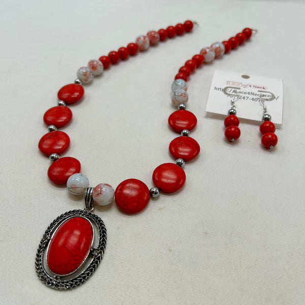 “Red Pepper”, Glass & Howlite necklace