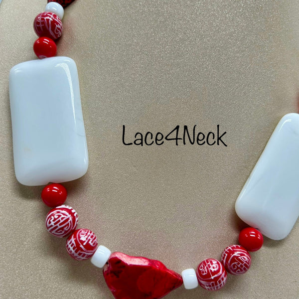 “Romance”, Magnesite & Porcelain necklace