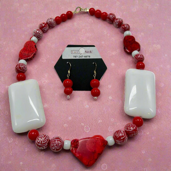 “Romance”, Magnesite & Porcelain necklace