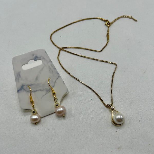 “Simple”, Freshwater Pearls Chain Set