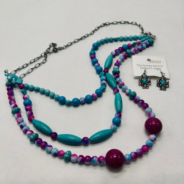 “Turkoois”, Acrylic, Glass, Howlite necklace