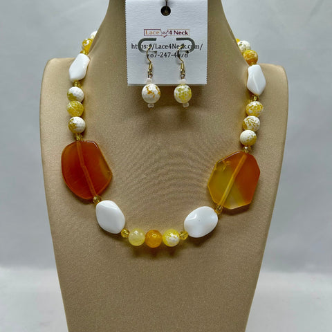 “Veilig”, Agate & Jade necklace