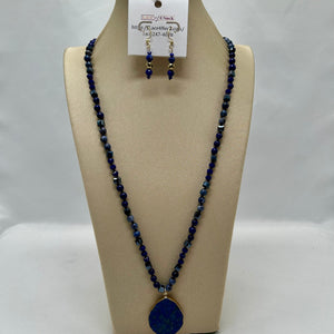 “Vibration”, Lapis & Sodalite necklace