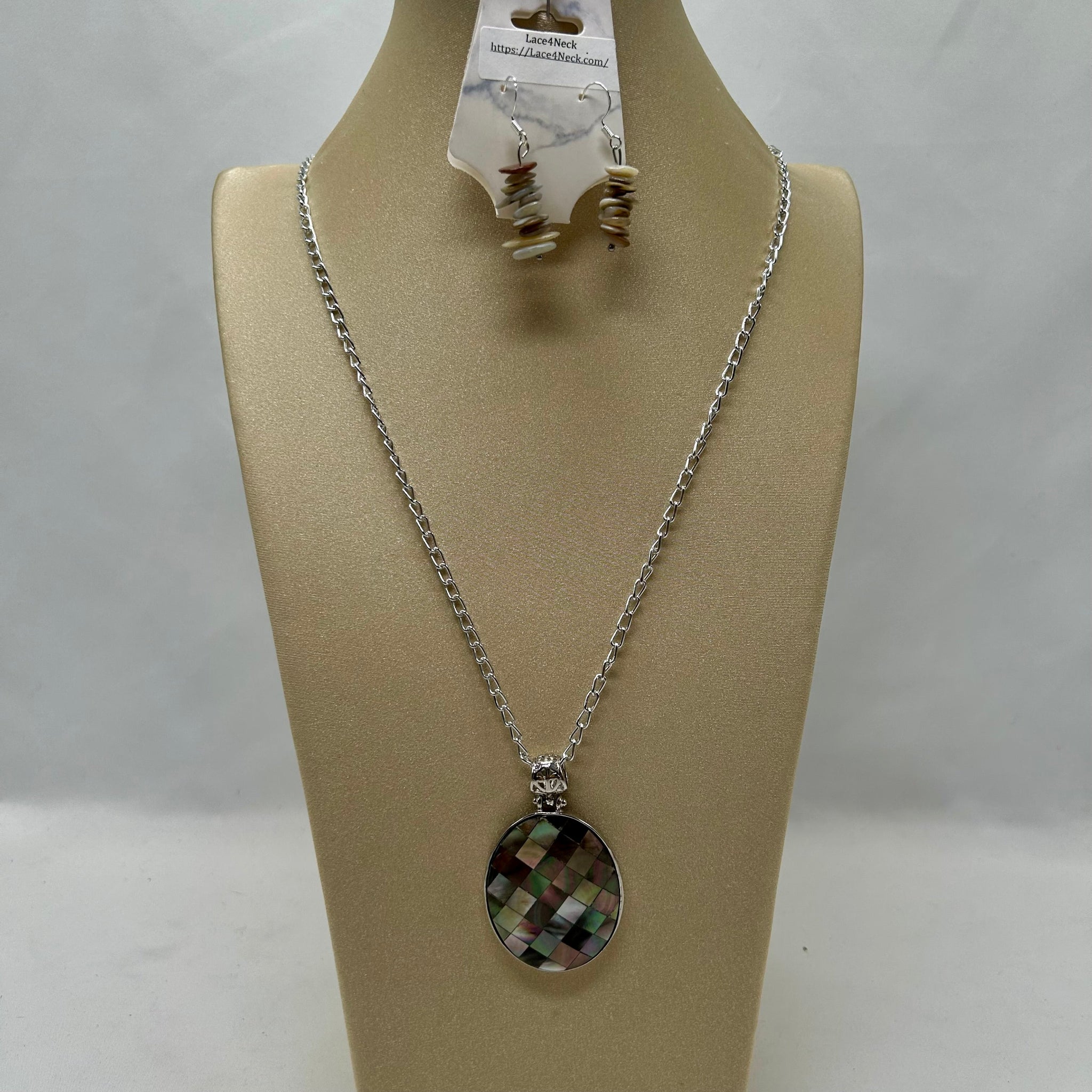 “Wit Rys”, Abalone Pendant Chain